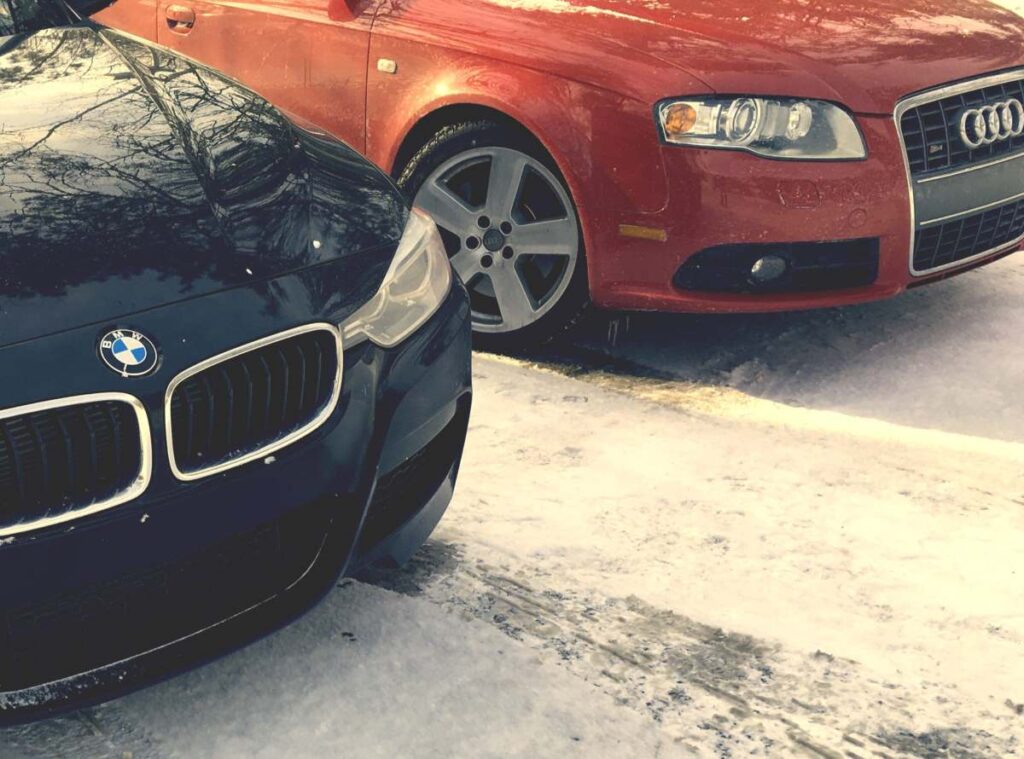 Audi S4 (Michelin X-Ice Xi3) vs BMW 335i xDrive (All Season Tire) Snow Testing​.
